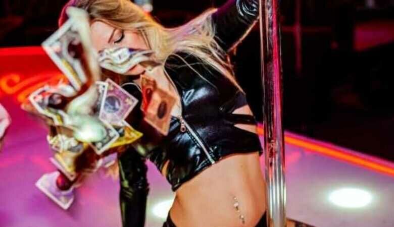 Logo vom Tabledance Club Golden Dolls