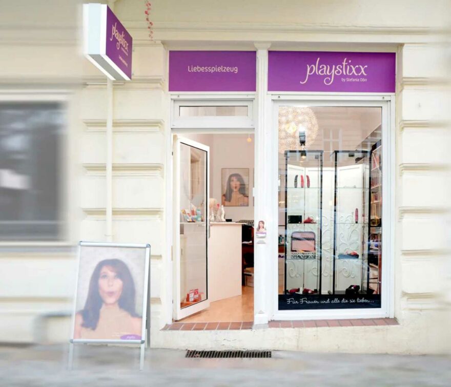Der Eingang zum Fachgeschäft für Liebesspielzeuge Playstixx