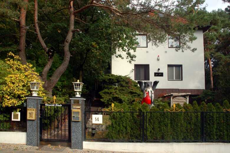 Foto vom Eingang der Villa Bordell Bel Ami in Berlin